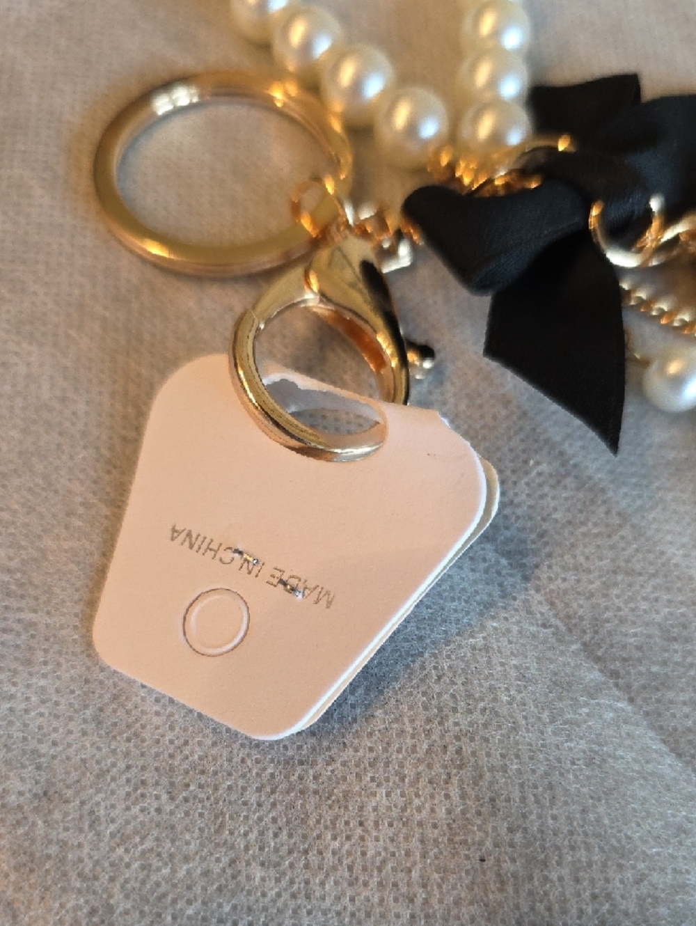 "N°5" Perfume Bottle"Fashion Keychain & Bag Charm - Picture 3 of 3